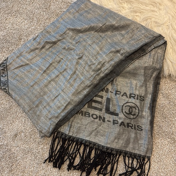 Authentic Chanel scarf Black & Gray - Picture 1 of 6